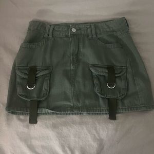 Green cargo skirt